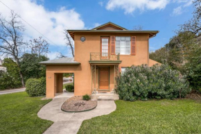 Exclusive Historical Townhome: serene and cozy